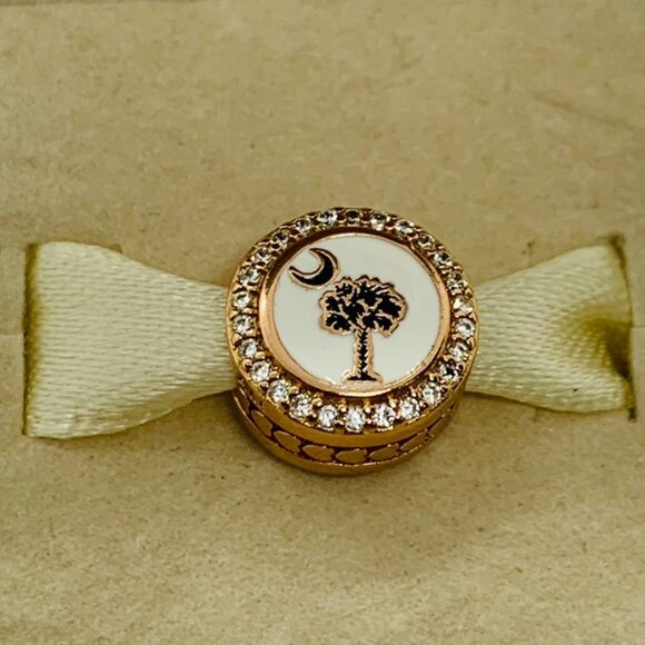 🔥🔥Pandora Charleston SC Exclusive Dangle Charm south Carolina Flag Pendant - Picture 1 of 7